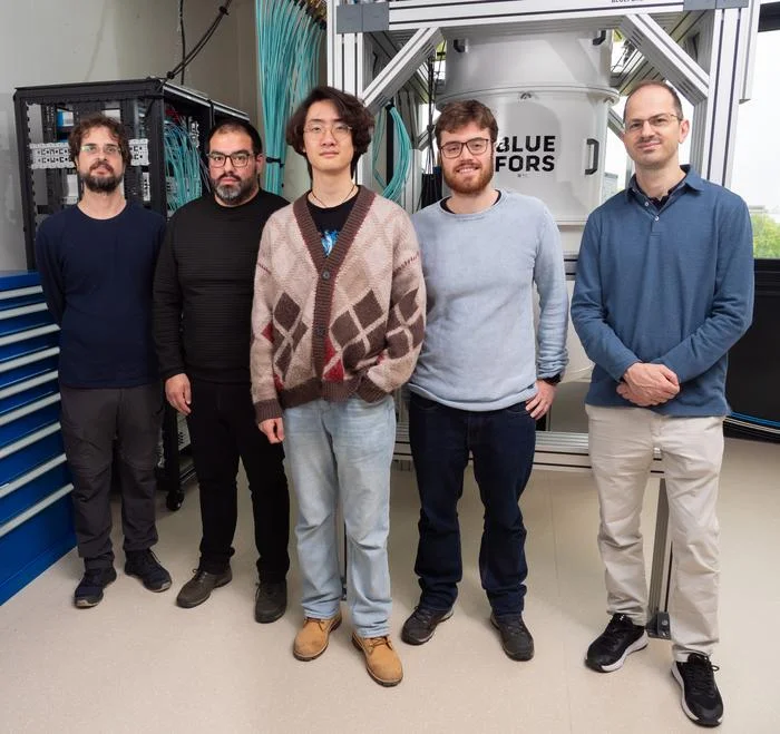 Researchers Curb Unwanted Transitions in Ultrafast Quantum Gates