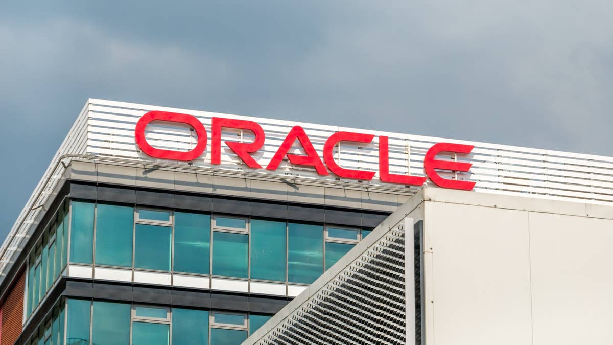 Dan Ives sends a blunt message to investors fleeing Oracle stock