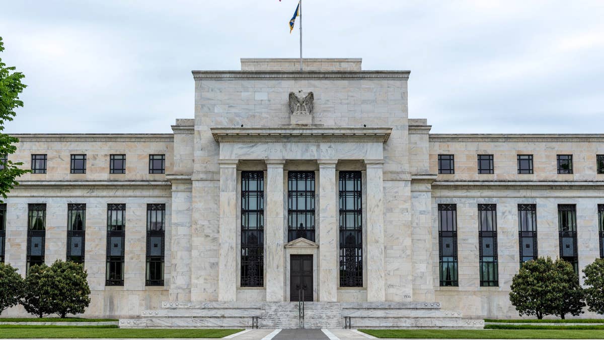 Ex-top Fed official drops shocking message on independence