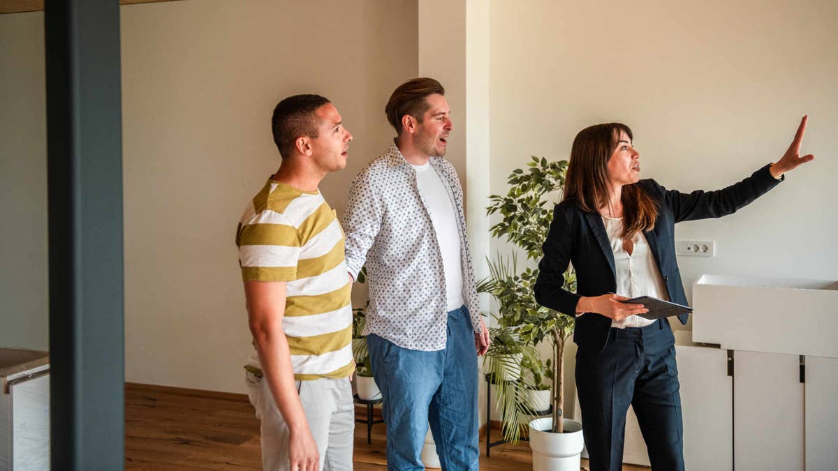 Experts send strong message about decreasing mortgage rates