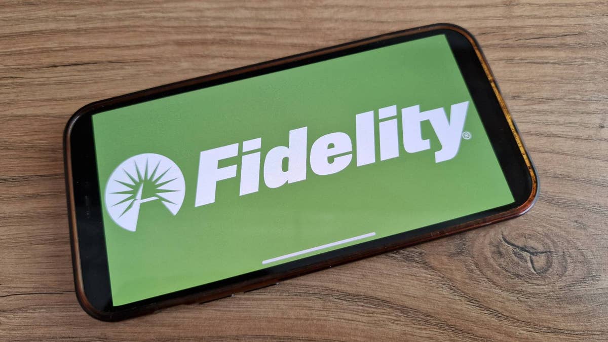 Fidelity, Fed raise red flags on 401(k)s, IRAs