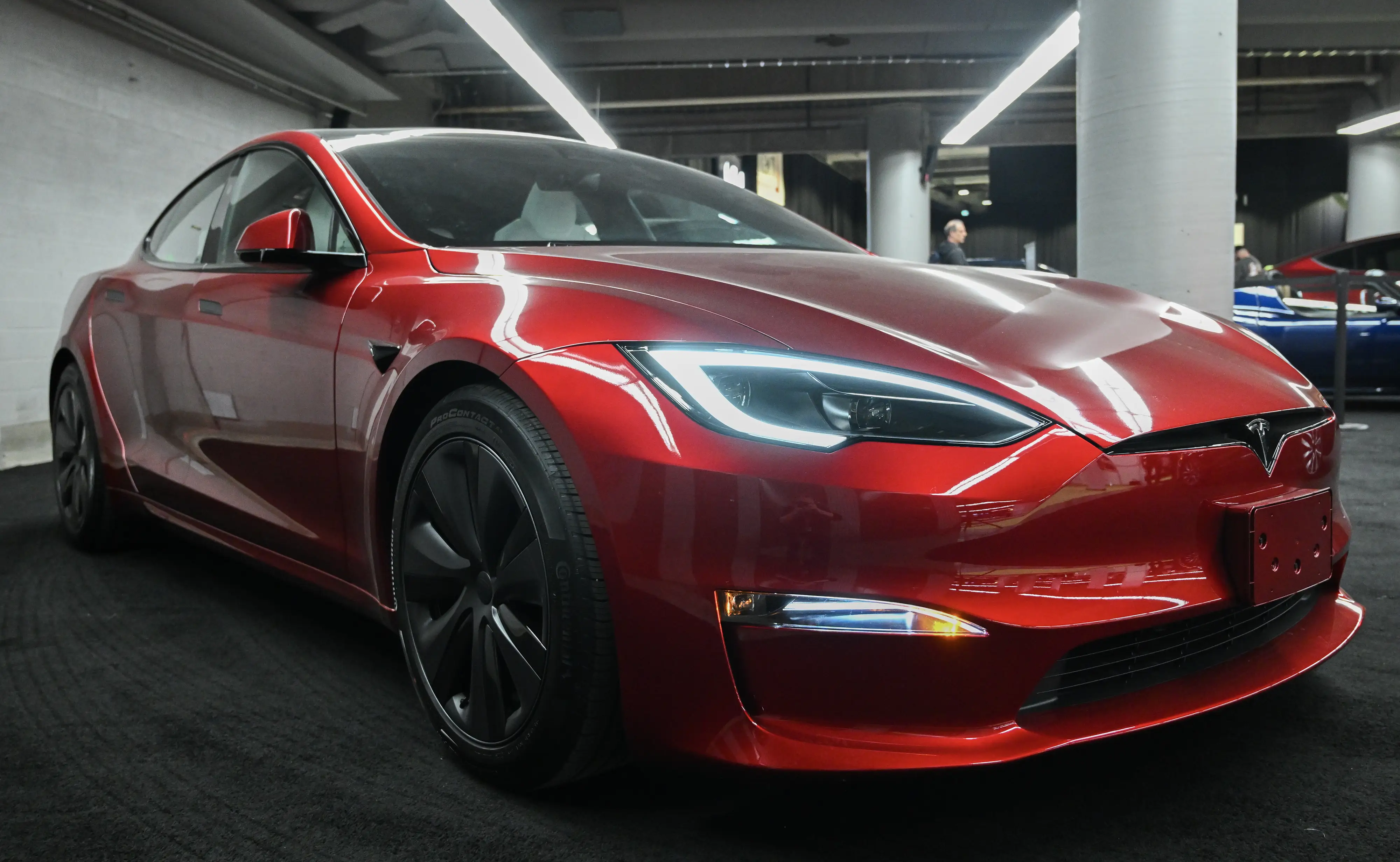 Tesla is selling 250 invite-only Model S 'Signatures' for $160,000 before scrapping them for good
