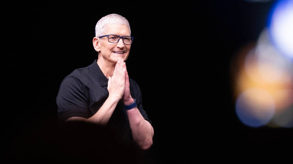 Tim Cook buys 25,000 shares of Nike stock